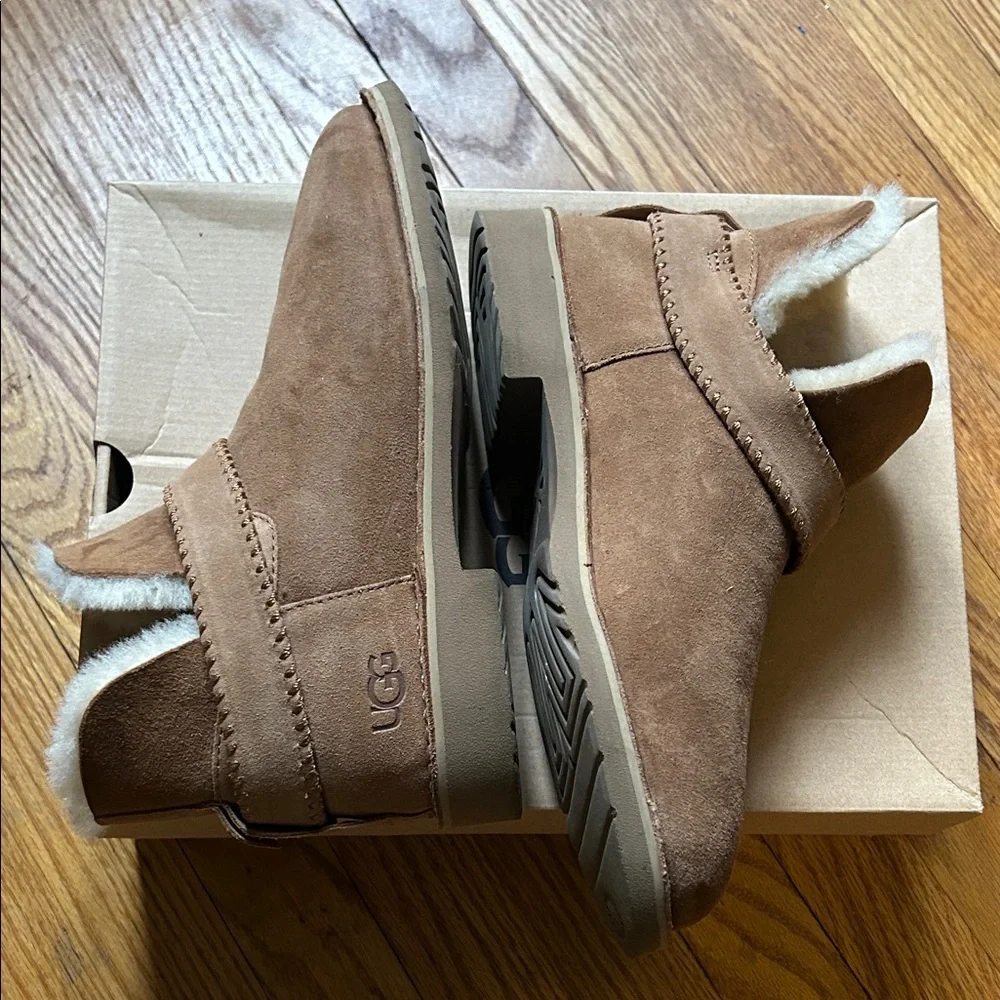 UGG Size 9.5 W MCKAY Tan Shearling Lined Boots - Picture 3 of 10